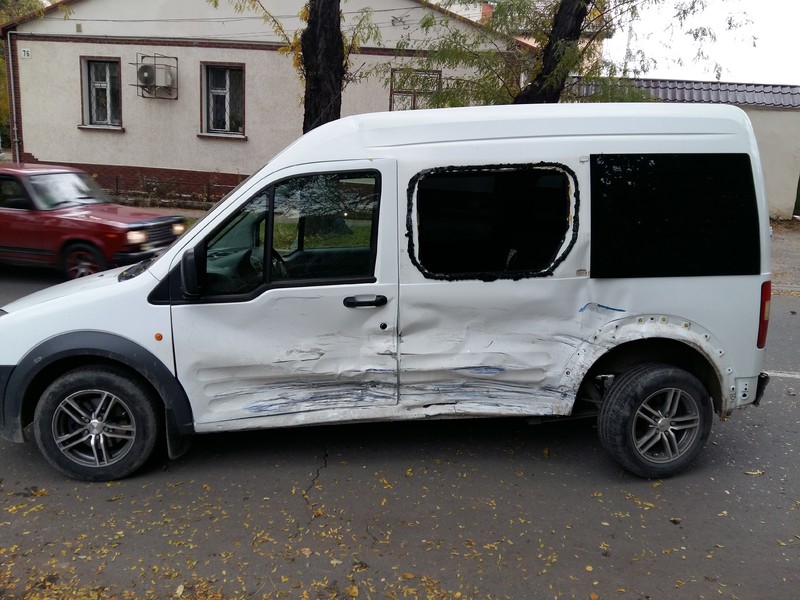 Задний бок кузова Ford Transit Connect минивэн 2008 1.8 Дизель Симферополь