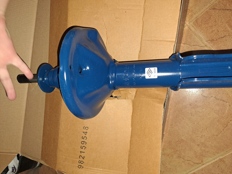 Амортизатор передний Hyundai Pony  1993 хэтчбек 1.5 Бензин Кременчуг