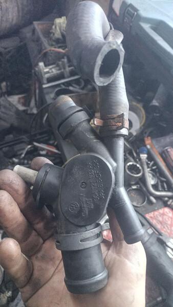 Флянець системи охолодження Volkswagen Sharan  2003 2.0 Бензин Киев