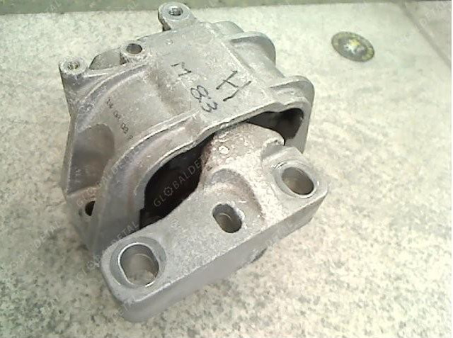 Подушка двигуна 1K0199262CF   Volkswagen Passat