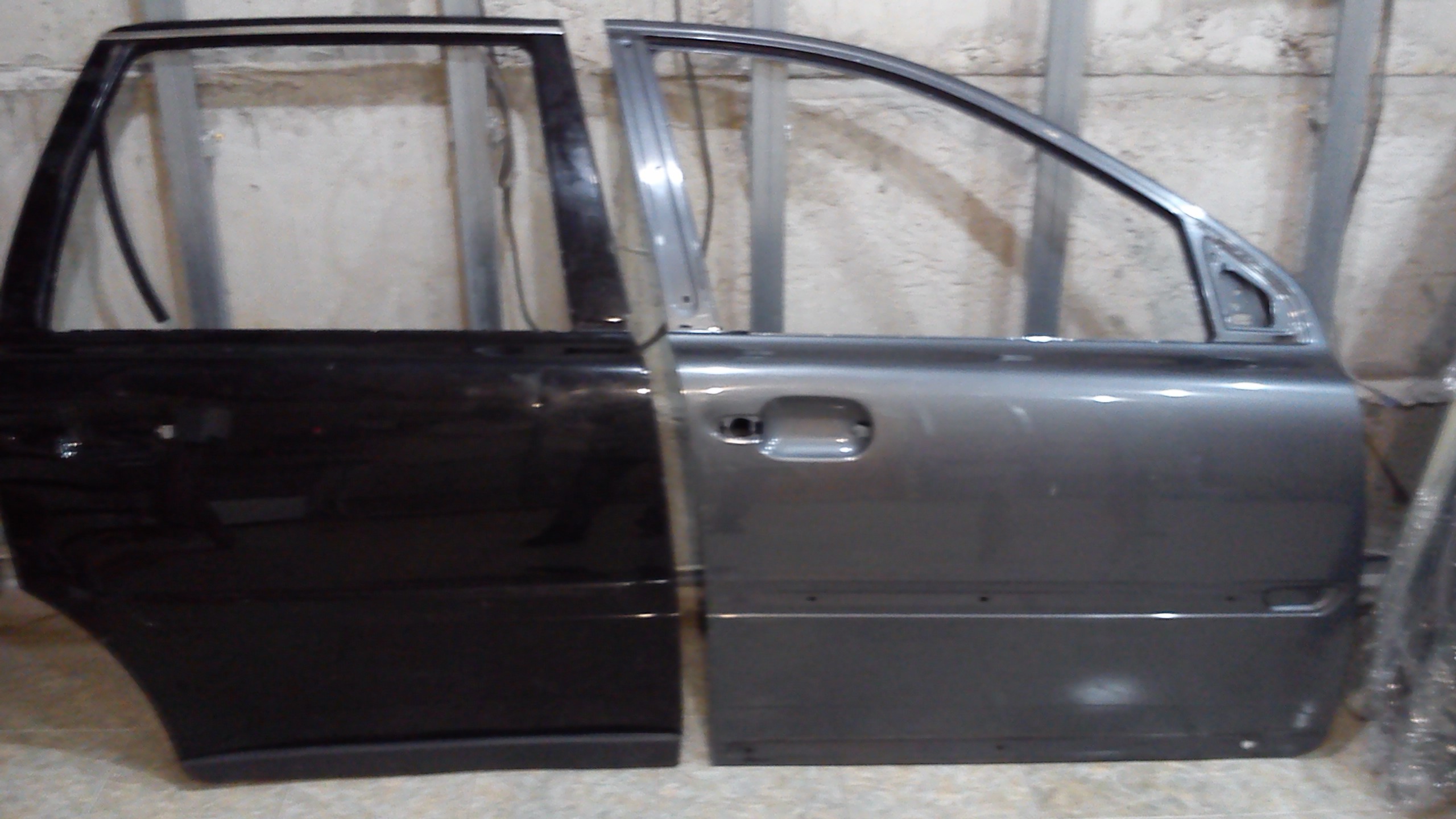 Скло передніх дверей Volvo XC90  2007 2.0 Дизель 