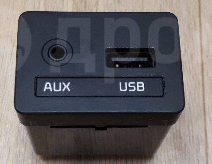 Гнездо usb/aux Kia Sorento 2011 г.  2.4 л бензин Ровно