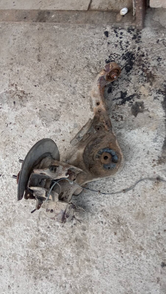 Левый задний продольный рычаг Nissan Qashqai J10  2010 1.5 Дизель Киев