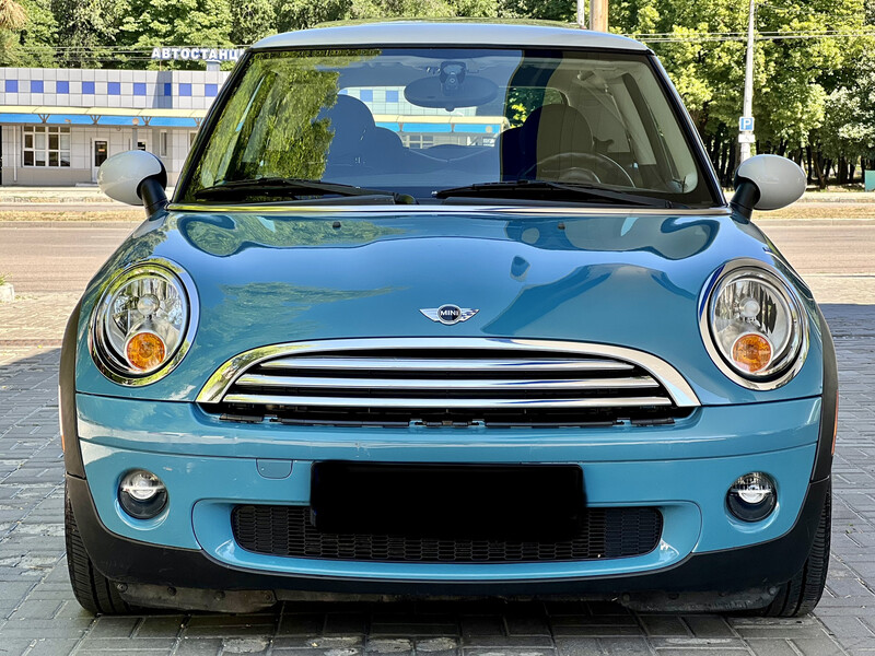 Передняя решетка MINI Cooper  2009 купе 1.6 Бензин 