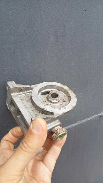 Кронштеин масляного фильтра Mazda 3 BK  2007 2.0 Бензин Харьков