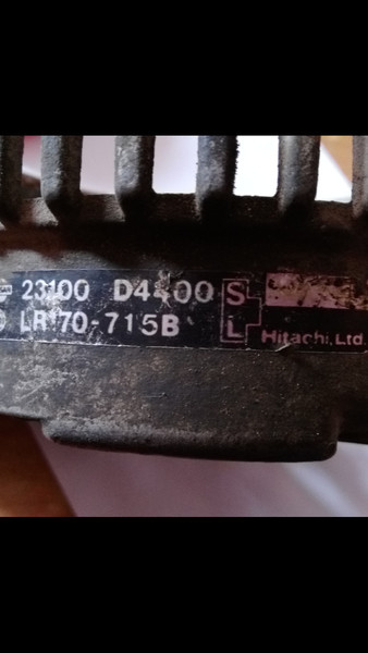 Генератор Nissan Bluebird 1986 г.  1.8 л бензин Лебедин