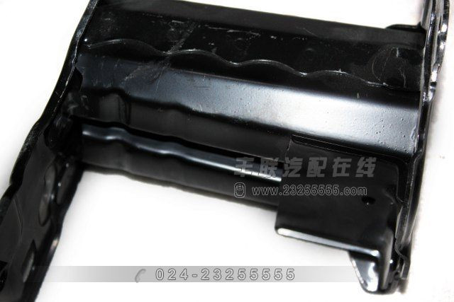 Клык усилителя заднего бампера правый 52015-47050   Toyota Prius