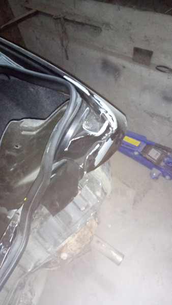 Задняя полка Mitsubishi Lancer 9  2006 1.6 Бензин Хмельницкий