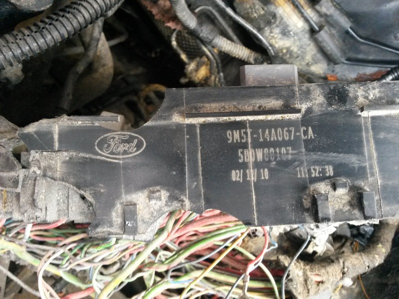 Блок предохранителей 9M5T-14A067-CA   Ford Focus