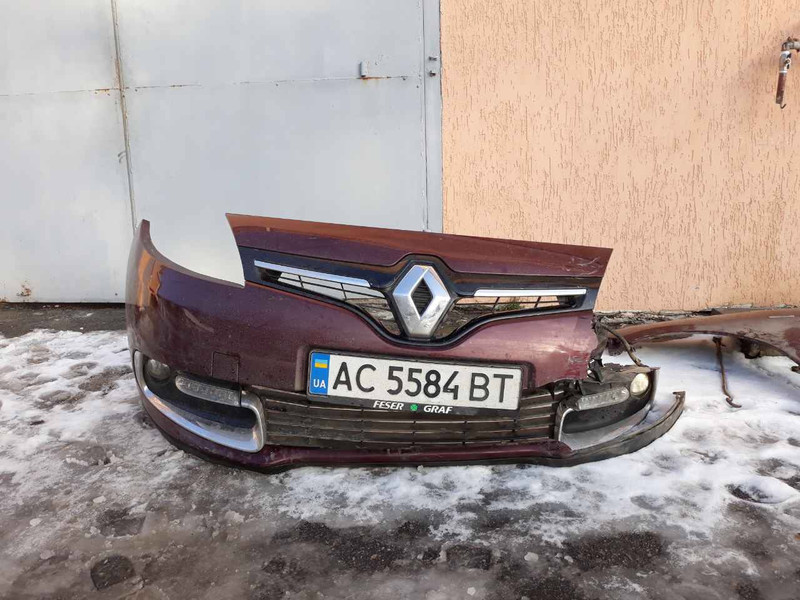 Бампер передній Renault Scenic 3  2013 універсал 1.5 Дизель 