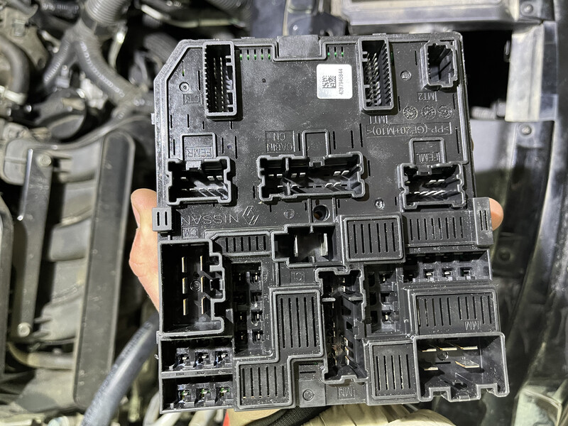 Блок запобіжників Nissan Rogue Sport  2018 2.0 Бензин Тернопіль