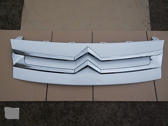 Решетка радиатора Citroen Berlingo  2010 универсал 1.6 Дизель Кременчуг