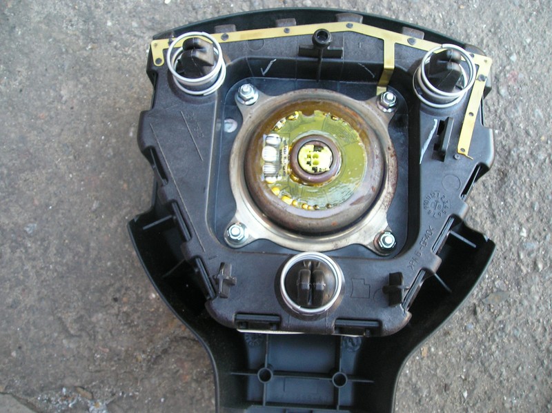 Подушка безпеки водія Nissan Tiida C11  2008 хетчбек 1.8 Бензин 