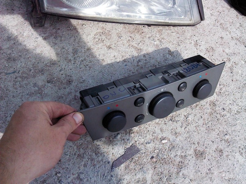 Блок управління клімат-контролем Opel Vectra с 2005 р.  2.2 л бензин Лубни