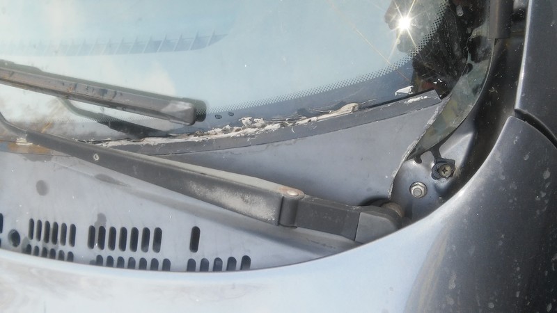 Пластик лобового стекла под дворниками Chery Kimo  2008 хэтчбек 2.0 Дизель Киев