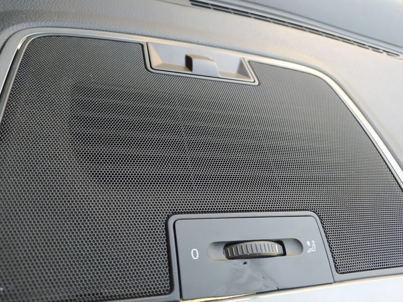 Дефлектор торпеды центральный верхний Volkswagen Golf  2008 хэтчбек 1.6 Бензин Днепр