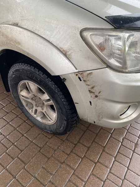 Накладка бампера Toyota Hilux  2009 