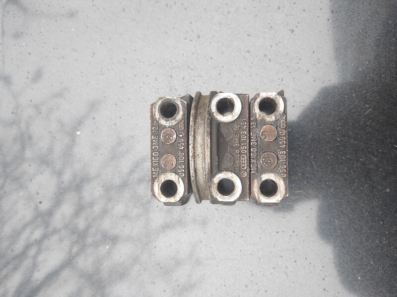 Бугель розпредвалу Volkswagen Golf 3  1994 