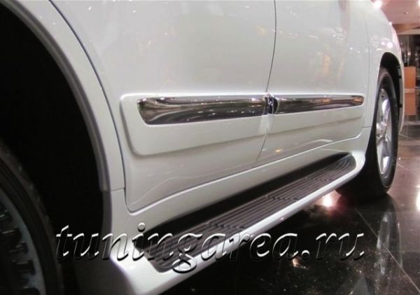 Молденги дверей Lexus LX  2010 5.7 Бензин 
