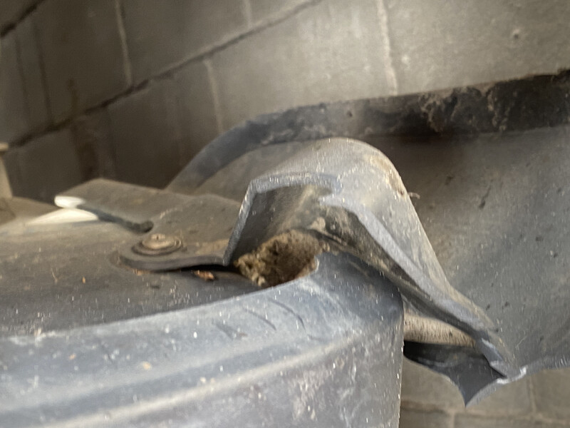 Брызговик передний правый Land Rover Range Rover Sport  2012 3.0 Дизель Луцк