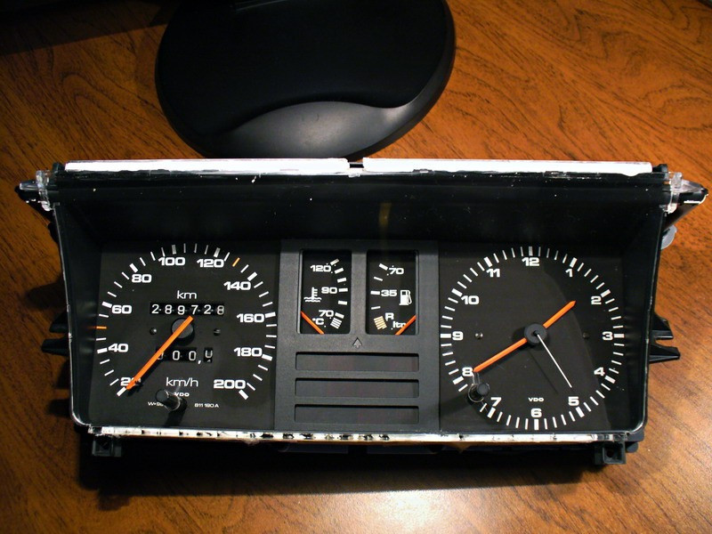 Приборная панель Audi 80 B2 1981 г.  1.6 л бензин Днепр
