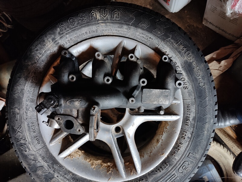 Впускной коллектор Ford Transit Connect 2008 г.  1.8 л дизель
