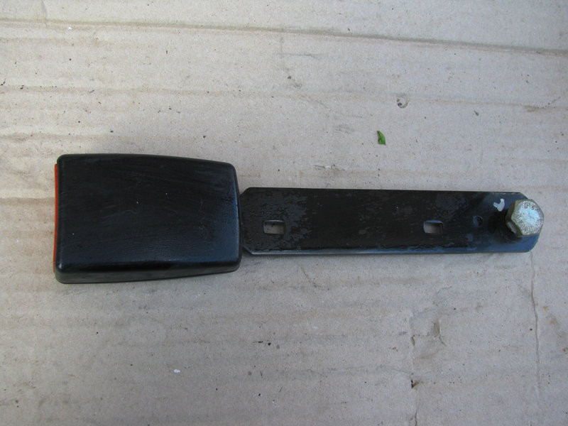 Замок ременя безпеки Volkswagen Sharan  2000 1.9 Дизель 