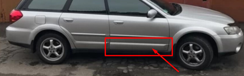 Молдинг двери передняя правая Subaru Outback универсал 2005 г.  2.5 л бензин Киев