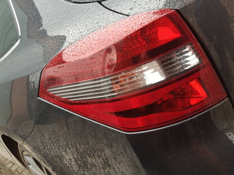 Фанарь правий на крило Renault Laguna 3 2011 универсал 2.0 Бензин Львов