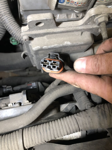 Разьем вентилятора Nissan Qashqai J10  2008 2.0 Бензин Киев