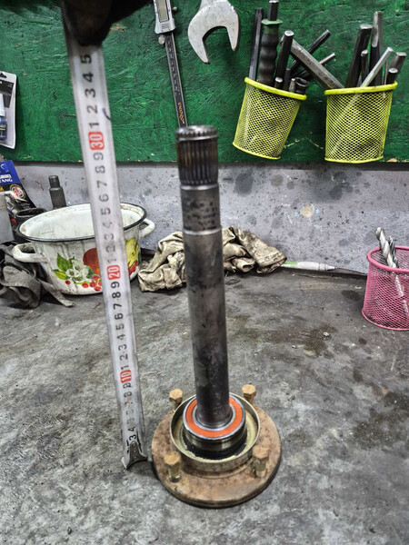 Промвал пеерднього моста Mitsubishi L 200  2003 2.5 Дизель Вараш