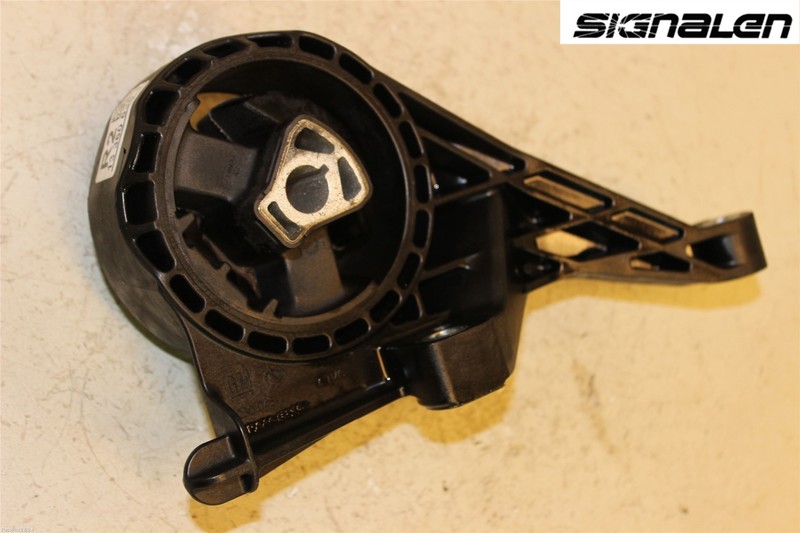 Подушка двигуна Chevrolet Orlando  2011 1.8 Бензин Слов'янськ