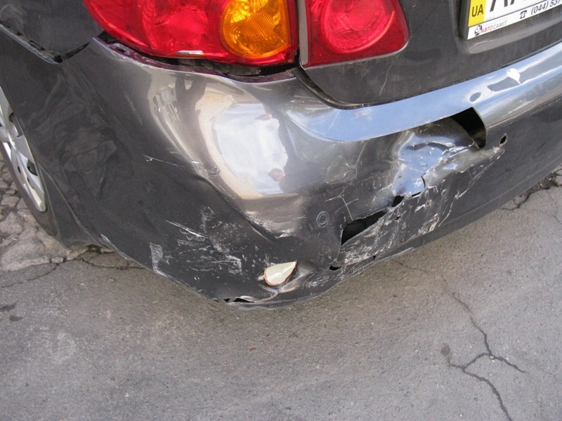 Бампер задний, капот, петли капота, фара правая Toyota Corolla 8 кл 2009 г.  1.8 л бензин Киев