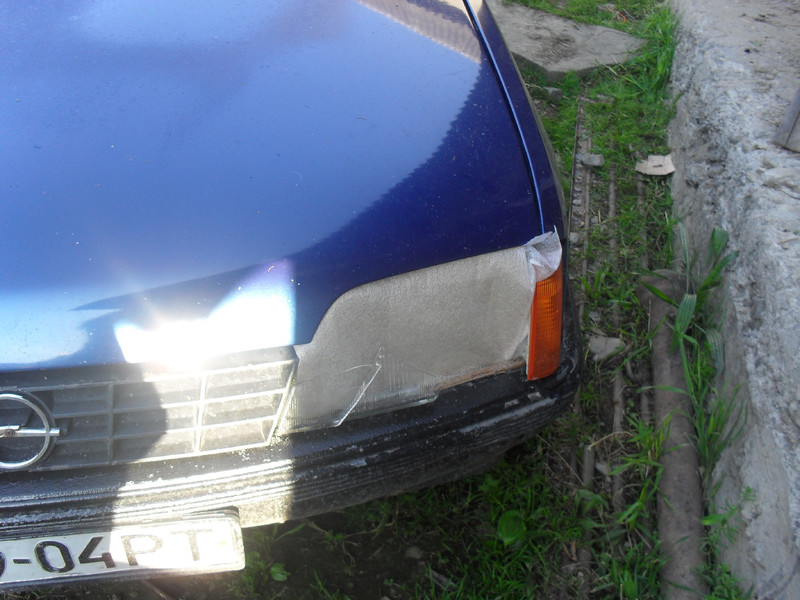 Скло фари Opel Rekord E  1985 7.8 Бензин 