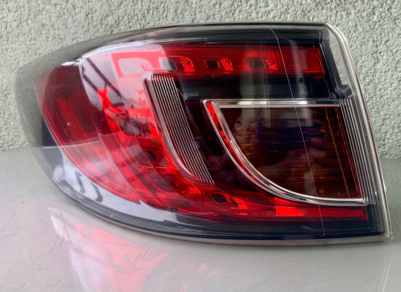Левый задний наружный стоп Mazda 6  2008 універсал 2.0 Бензин Київ