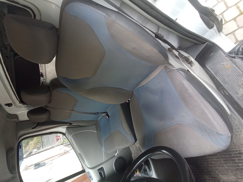 Шоферська сідушка Renault Trafic 2012 г.  2.0 л дизель Стрый