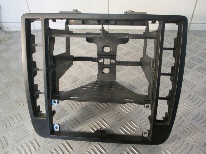 Центральна рамка магнітоли Volkswagen Sharan  2003 1.8 Бензин 