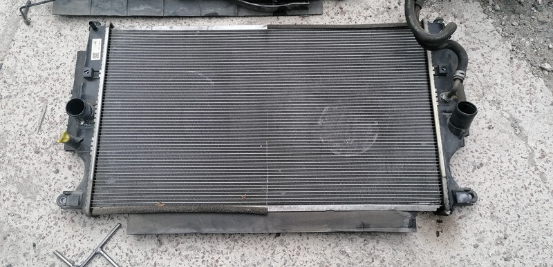 Радиатор Toyota Avensis  2015 2.2 Дизель Киев