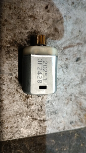 Моторчик крышки багажника Volkswagen Jetta 5  2006 1.9 Дизель Нежин