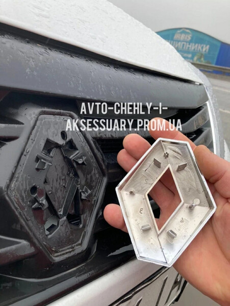 628909470r емблема передня Renault Logan  2010 универсал 1.8 Бензин 