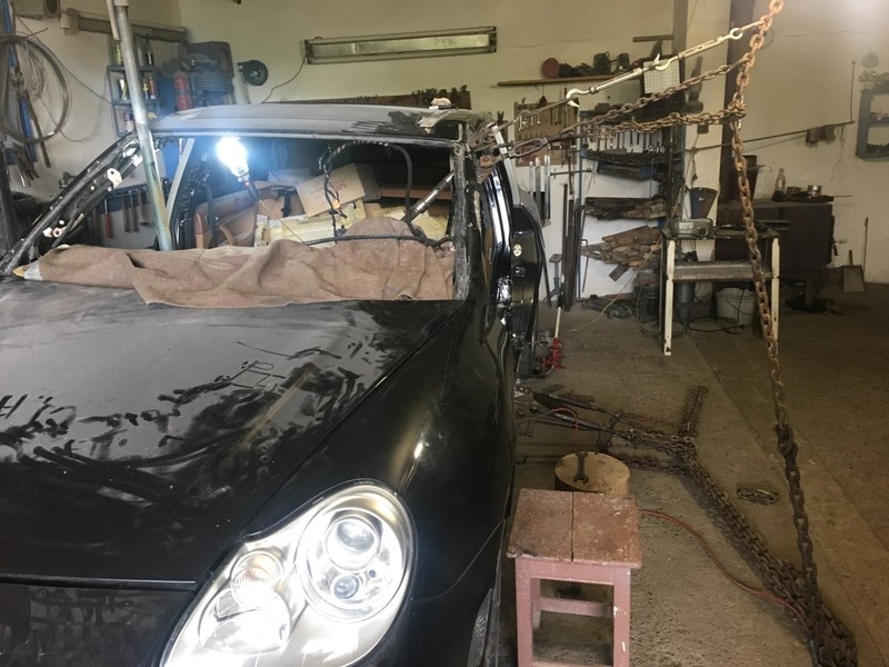 Панорамна криша Porsche Cayenne  2006 3.0 Бензин 