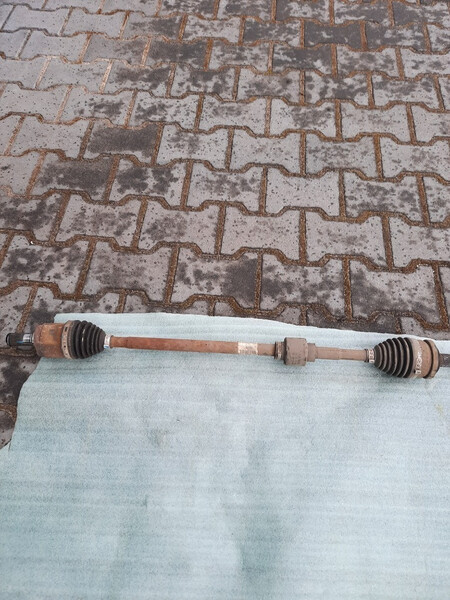 Полуось Kia Stonic 2017 г.  1.6 л дизель Винница