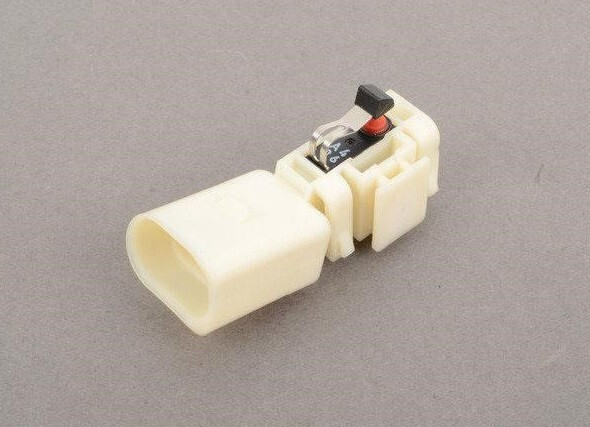 Микровыключатель замка ляды Volkswagen Polo IV 2007 хетчбек 1.4 Бензин 