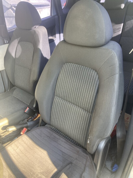 Переднее сиденье левое Mitsubishi Colt  2008 хэтчбек 1.3 Бензин Киев