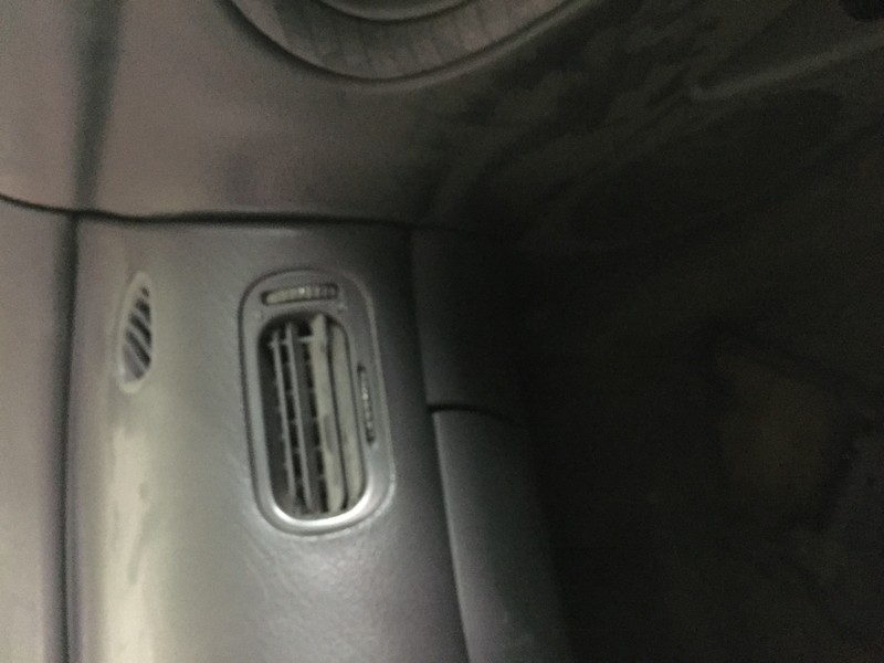 Воздухозаборник, монетница Mazda 626  1993 хэтчбек 2.5 Бензин Днепропетровск