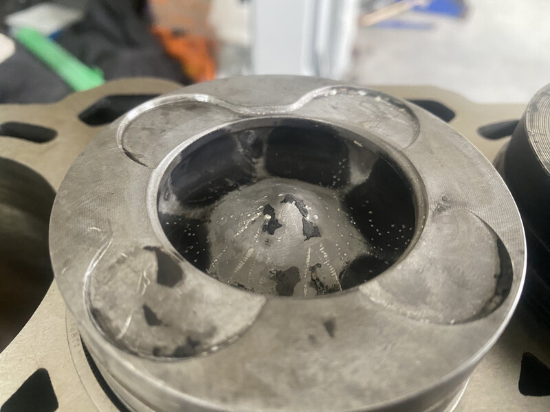 Поршень 11257799357   BMW 5 Series, BMW X5