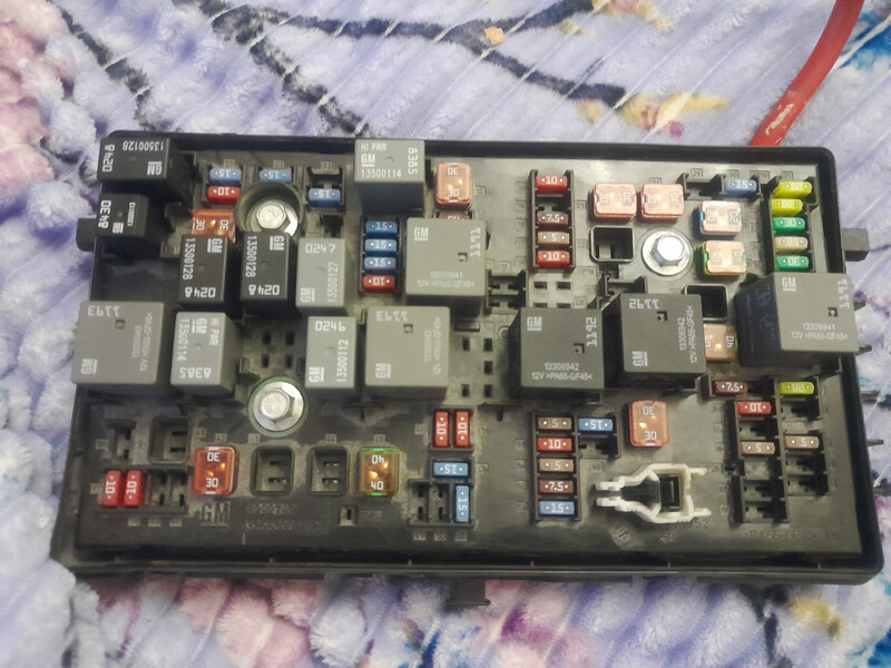 Блок предохранителей під капотом Chevrolet Cruze  2014 1.8 Бензин Киев