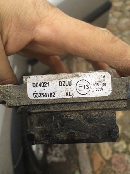 Електронний блок керування двигуном 55354782   Opel Zafira