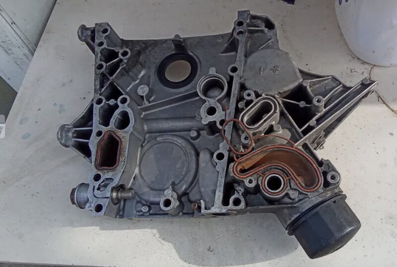 Корпус масляного (оливного) фільтру передня кришка Mercedes-Benz Sprinter  2007 2.7 Дизель Львов