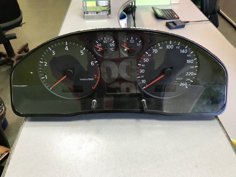 Приладова панель 8D0920901F   Audi A4